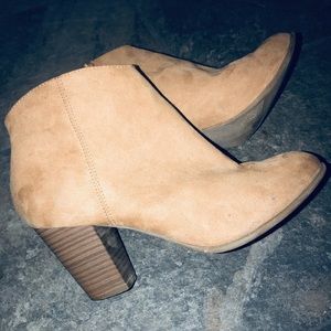 HEELED BOOTIE